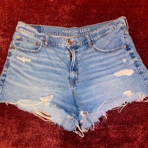 American Eagle 90’s Boyfriend Shorts